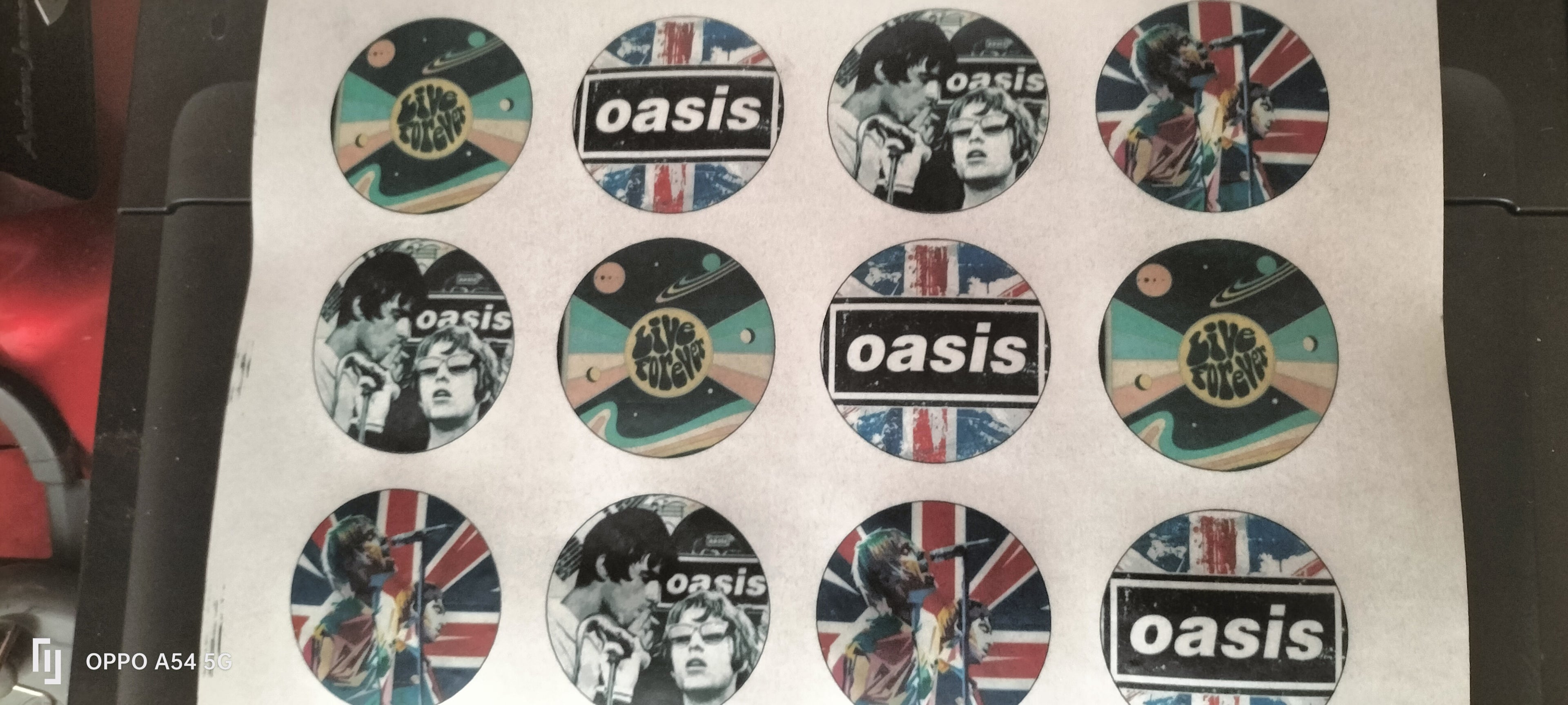 24 oasis edible cupcake toppers